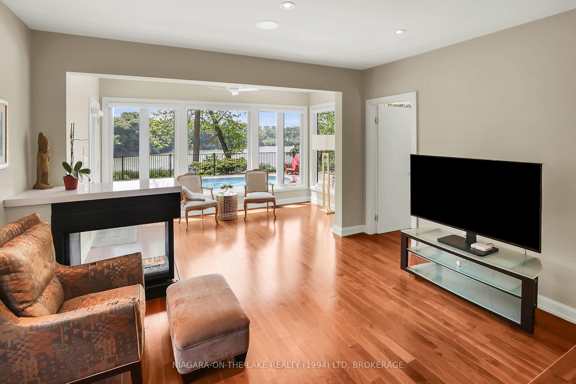 Photo 19 of 83 Port Master Drive, St. Catharines, Martindale Pond — HOMEH