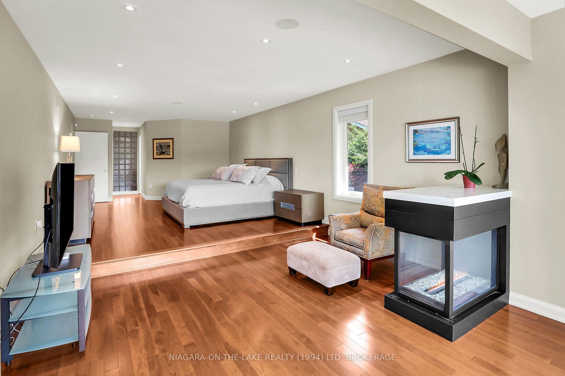 Photo 21 of 83 Port Master Drive, St. Catharines, Martindale Pond — HOMEH