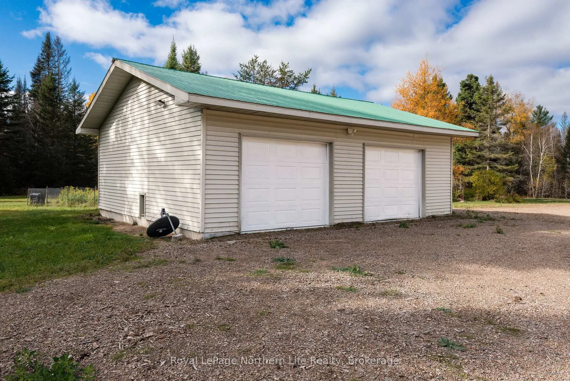 Photo 2 of 809 Cameron Road, Papineau-Cameron, Papineau Cameron — HOMEH