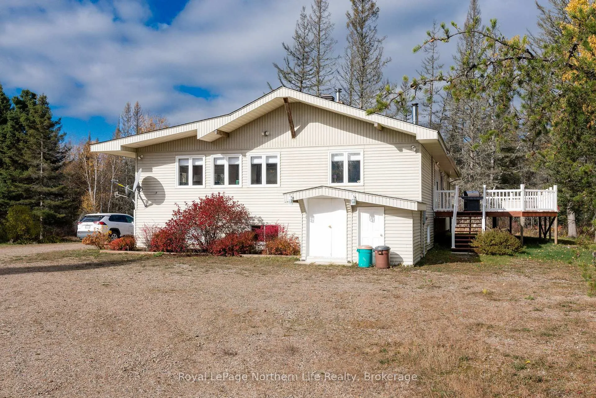 Photo 4 of 809 Cameron Road, Papineau-Cameron, Papineau Cameron — HOMEH