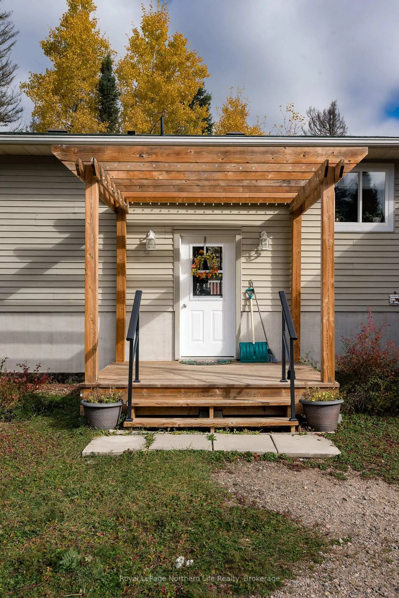 Photo 12 of 809 Cameron Road, Papineau-Cameron, Papineau Cameron — HOMEH