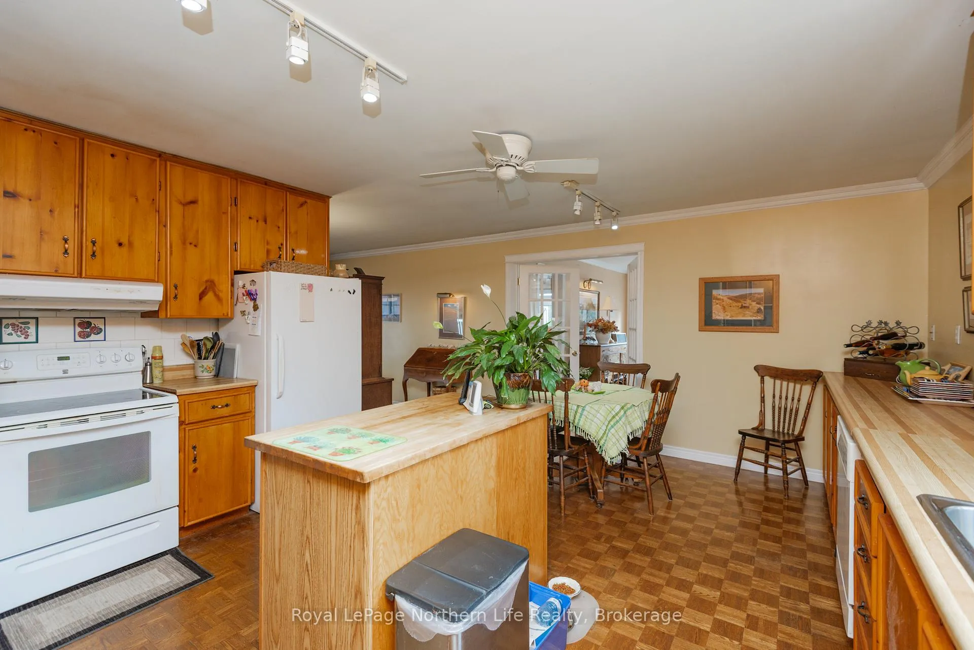 Photo 18 of 809 Cameron Road, Papineau-Cameron, Papineau Cameron — HOMEH