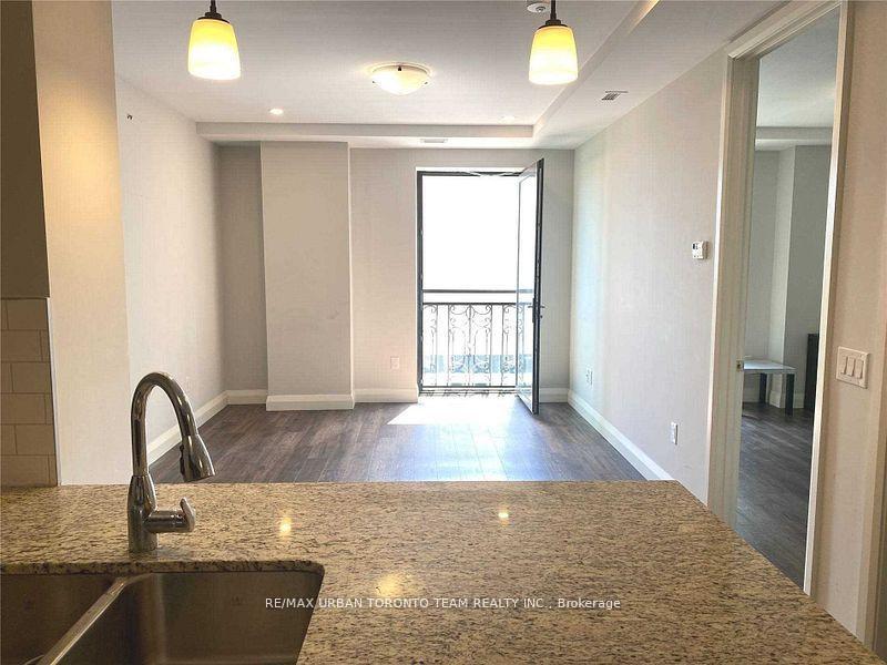Front of Unit 621, 118 King Street E