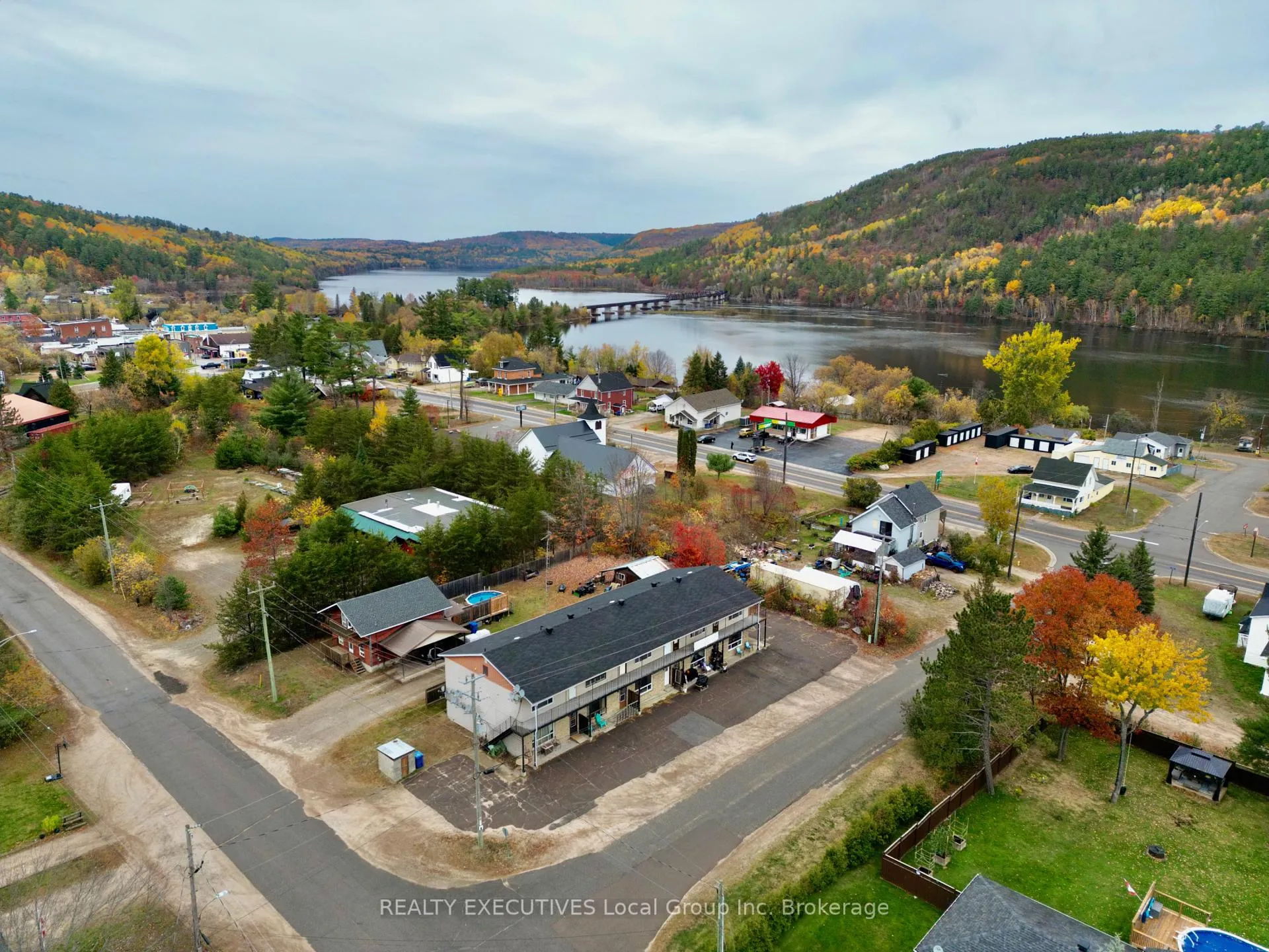 Photo 3 of 250 Champlain Street, Mattawa — HOMEH