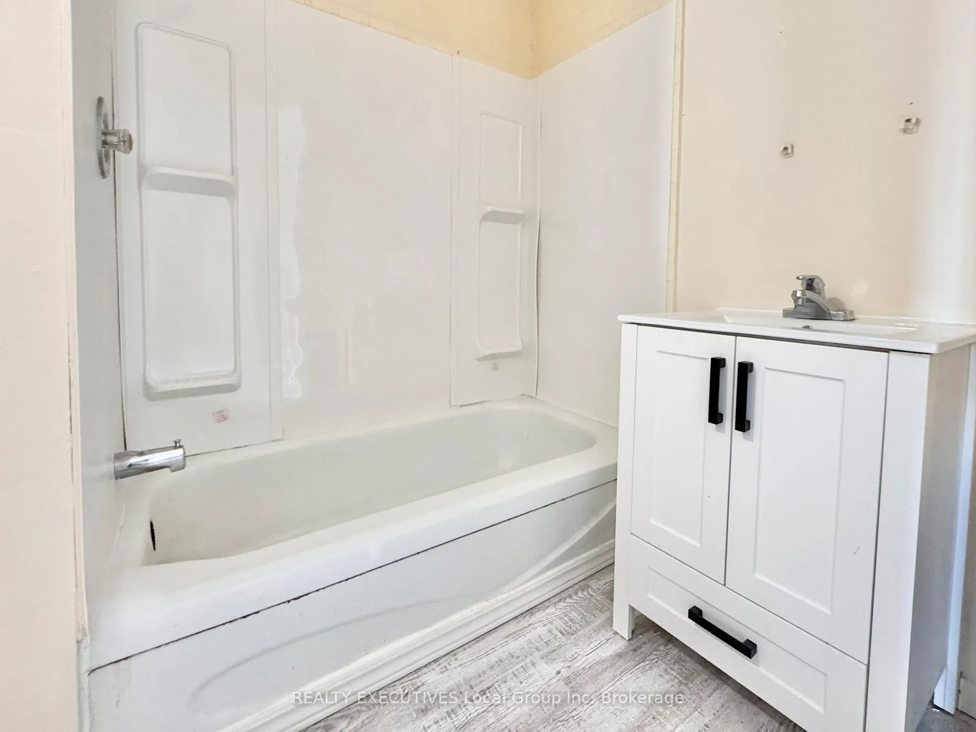 Photo 15 of 250 Champlain Street, Mattawa — HOMEH