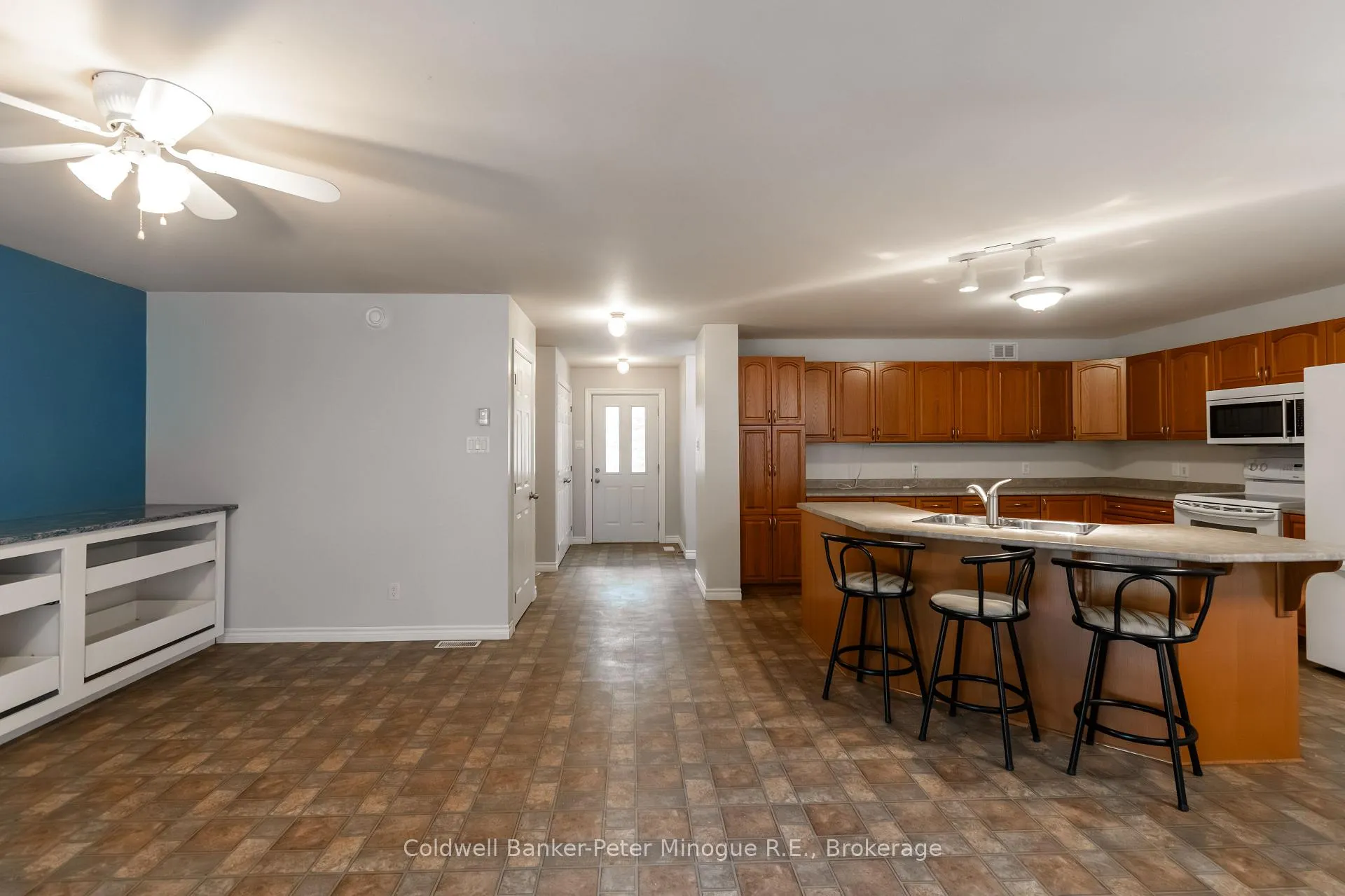 Photo 4 of 567 Sunset Cove Road, Callander — HOMEH