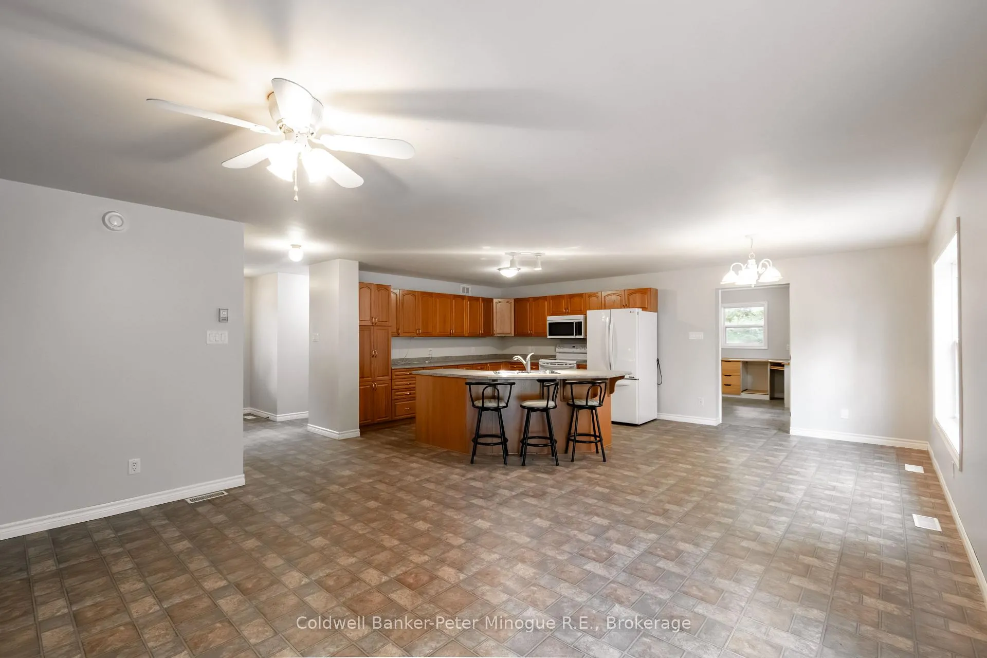 Photo 5 of 567 Sunset Cove Road, Callander — HOMEH