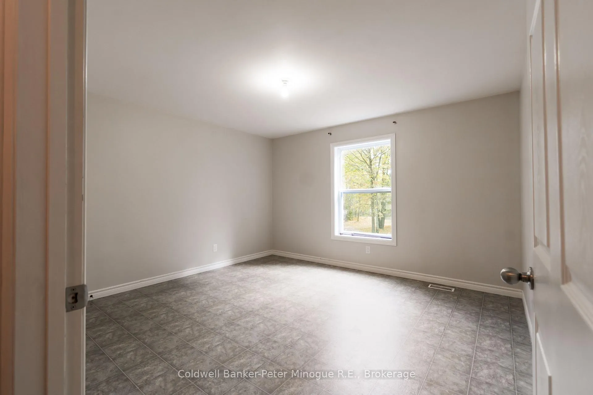 Photo 36 of 567 Sunset Cove Road, Callander — HOMEH