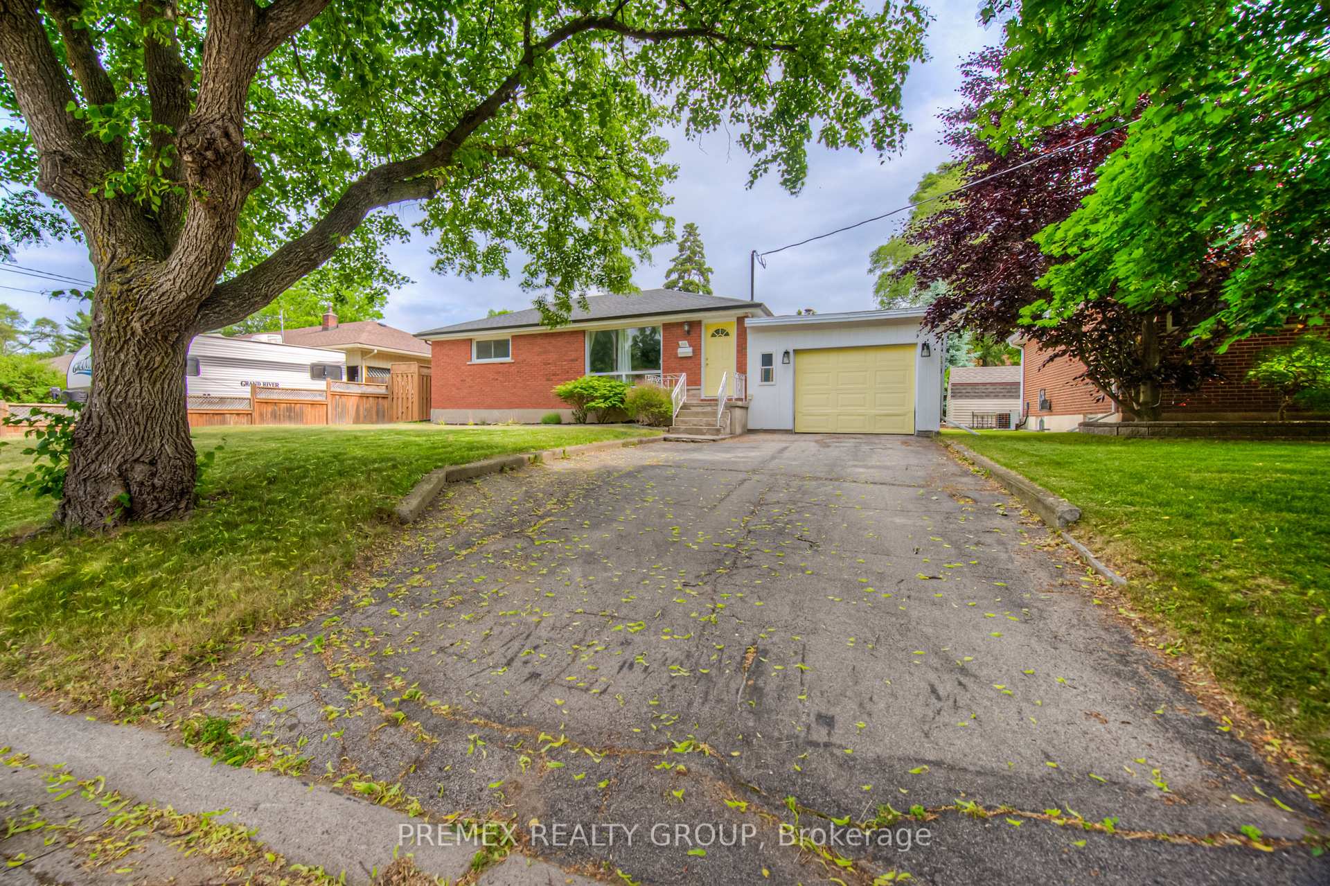 Photo 1 of 10 Sycamore Drive, Brant, Brantford Twp — HOMEH