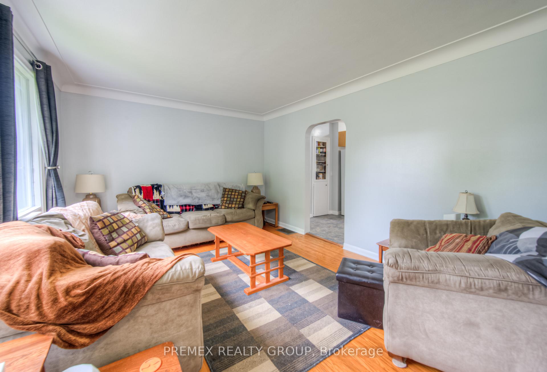 Photo 8 of 10 Sycamore Drive, Brant, Brantford Twp — HOMEH