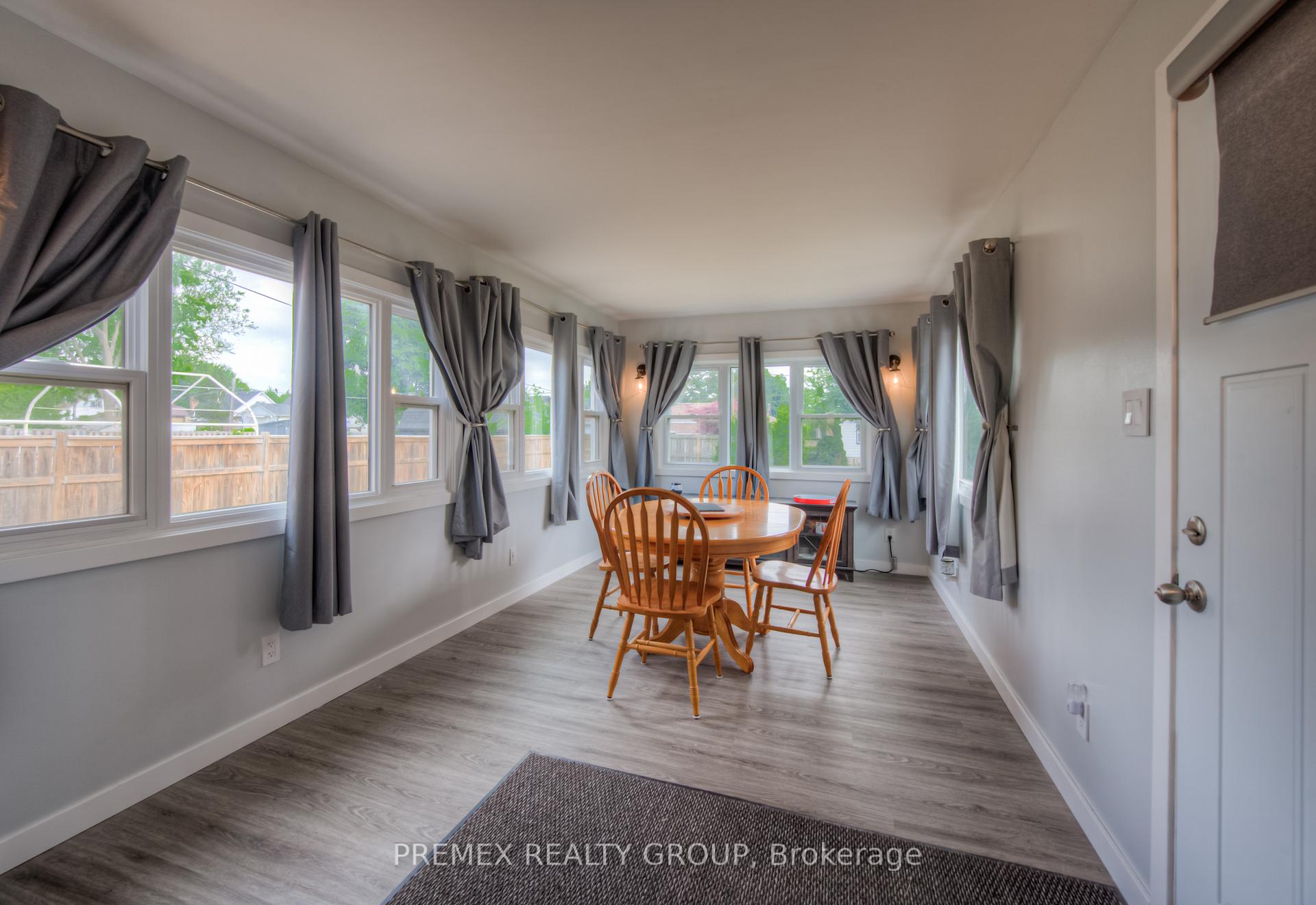 Photo 12 of 10 Sycamore Drive, Brant, Brantford Twp — HOMEH