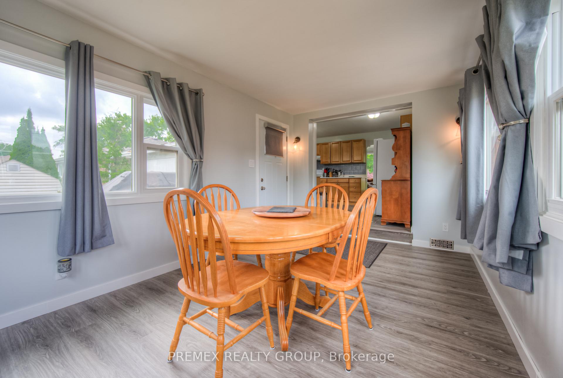 Photo 19 of 10 Sycamore Drive, Brant, Brantford Twp — HOMEH