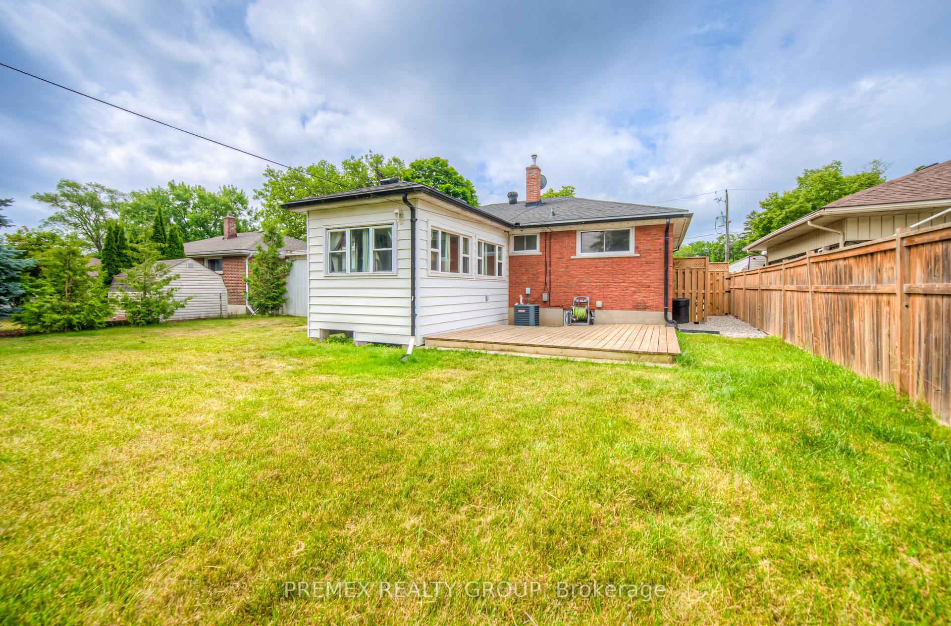 Photo 28 of 10 Sycamore Drive, Brant, Brantford Twp — HOMEH