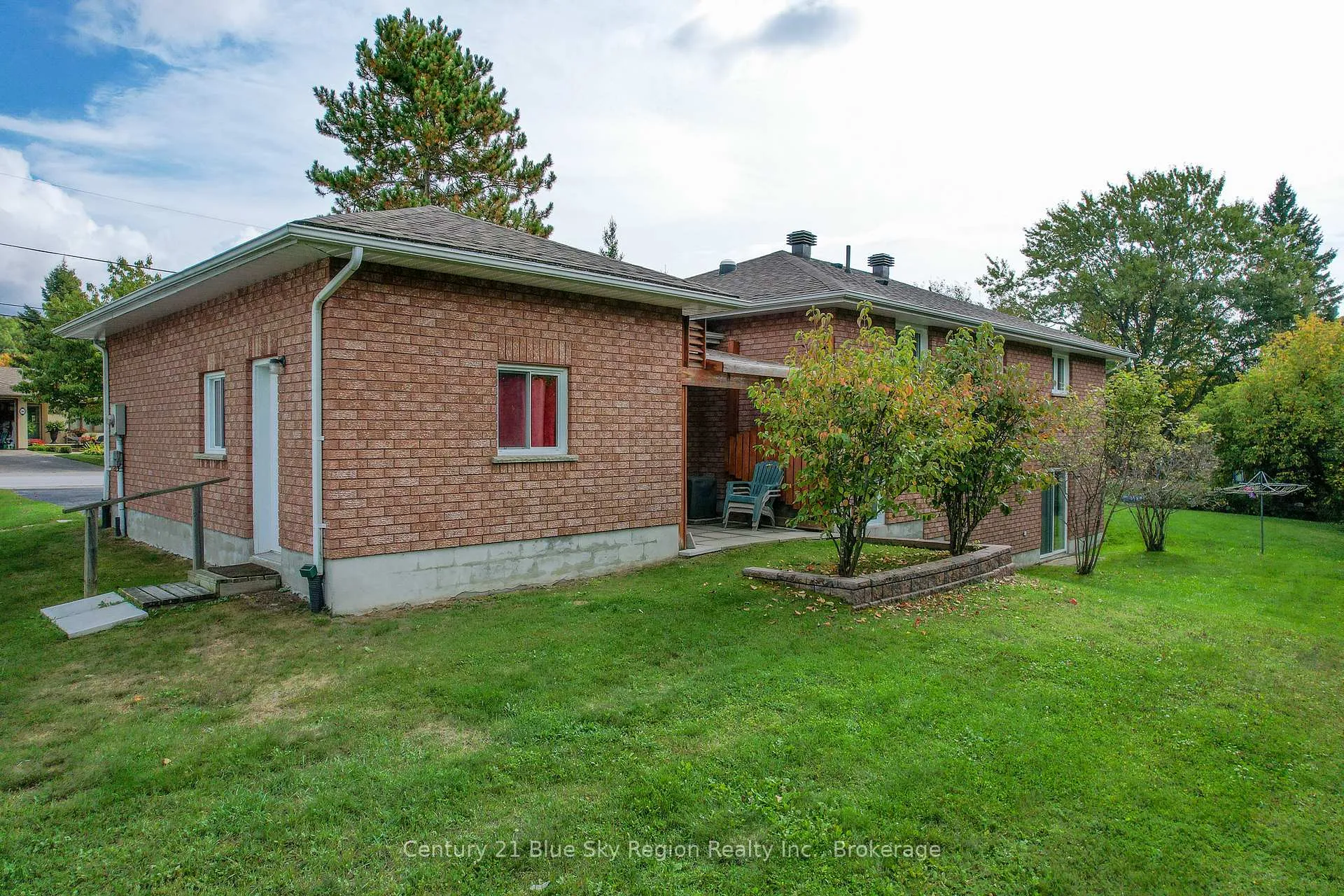 Photo 3 of 363 Main Street, Powassan — HOMEH