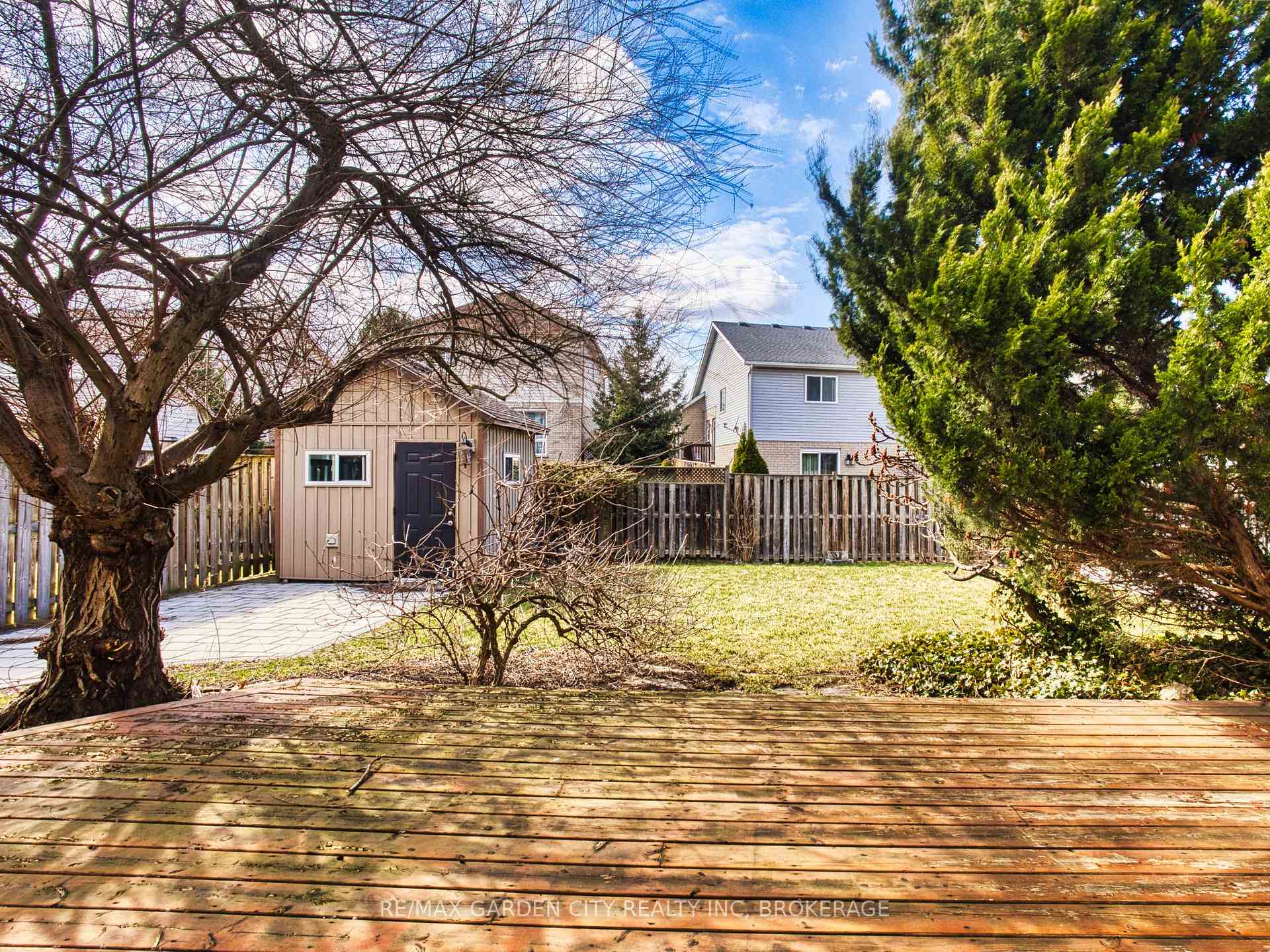 Photo 6 of 29 Agincourt Crescent, St. Catharines, Rykert/Vansickle — HOMEH
