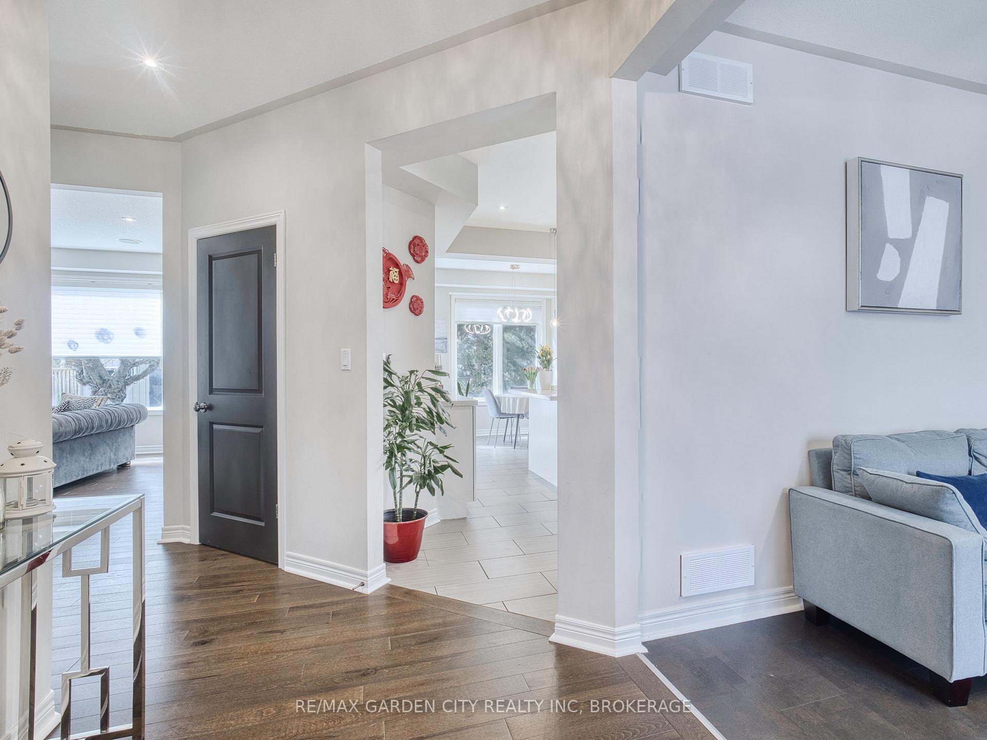 Photo 7 of 29 Agincourt Crescent, St. Catharines, Rykert/Vansickle — HOMEH