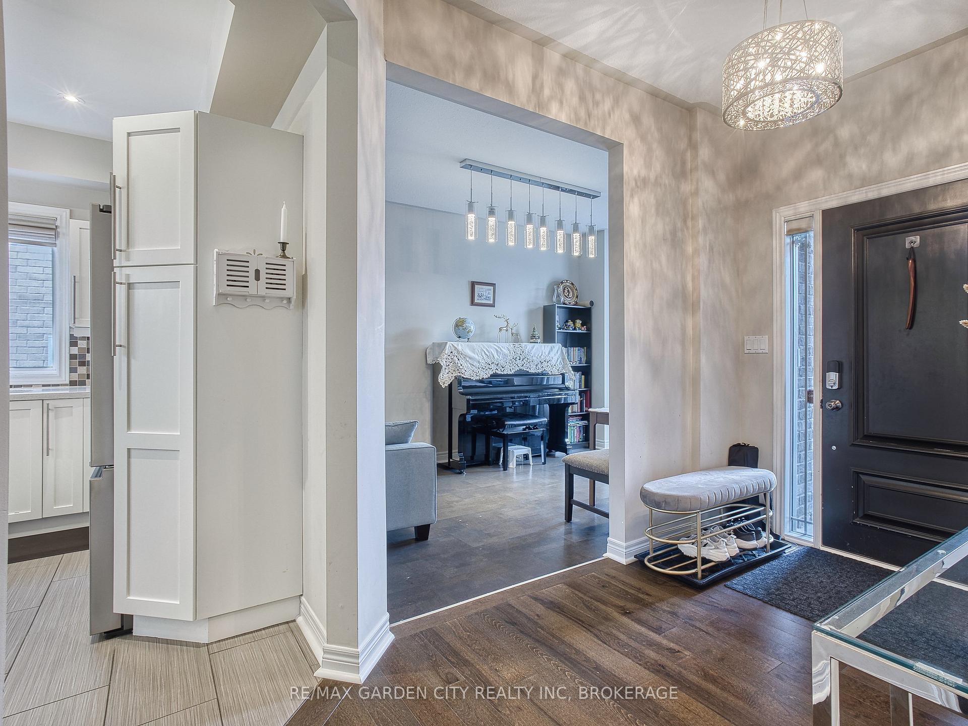 Photo 9 of 29 Agincourt Crescent, St. Catharines, Rykert/Vansickle — HOMEH