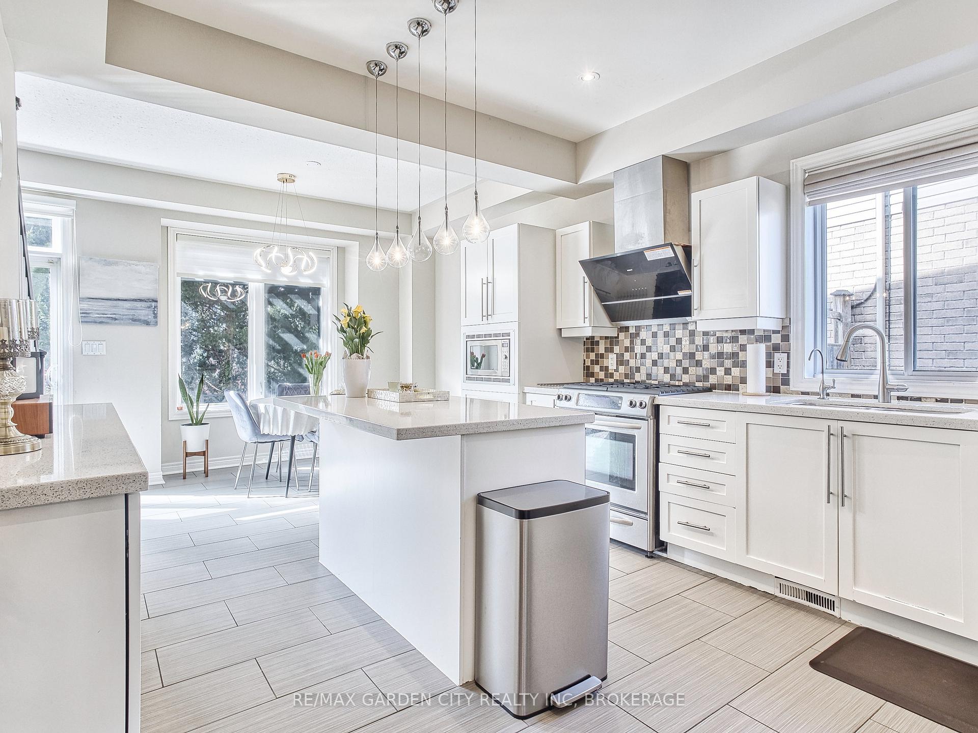Photo 13 of 29 Agincourt Crescent, St. Catharines, Rykert/Vansickle — HOMEH