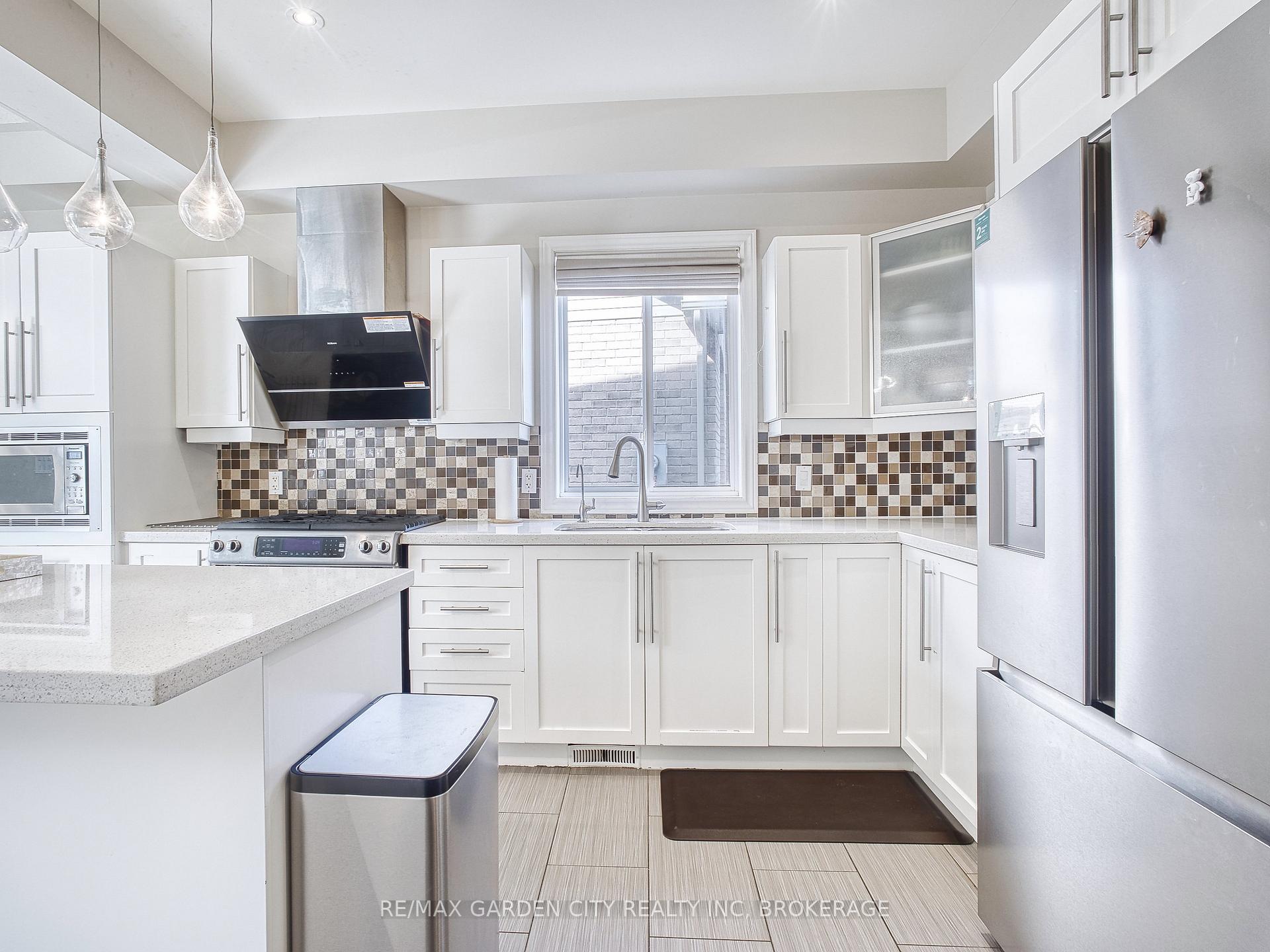 Photo 14 of 29 Agincourt Crescent, St. Catharines, Rykert/Vansickle — HOMEH
