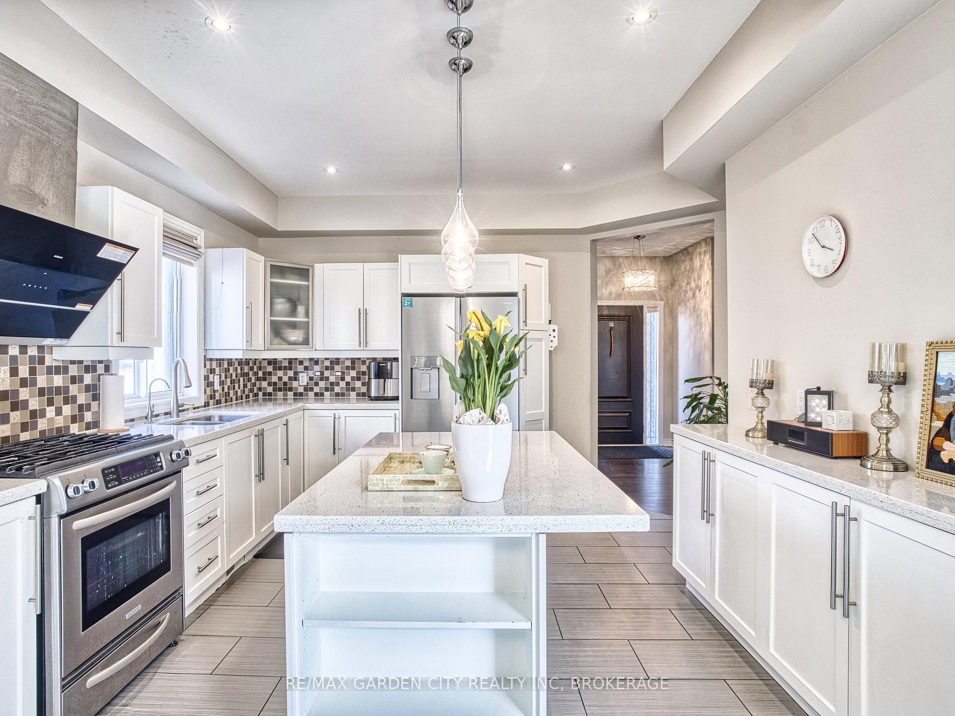 Photo 15 of 29 Agincourt Crescent, St. Catharines, Rykert/Vansickle — HOMEH