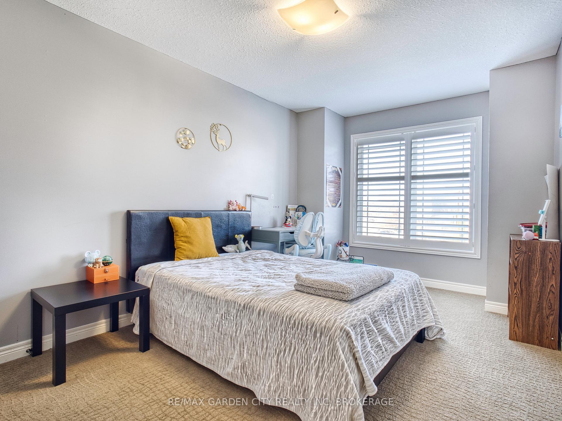 Photo 34 of 29 Agincourt Crescent, St. Catharines, Rykert/Vansickle — HOMEH