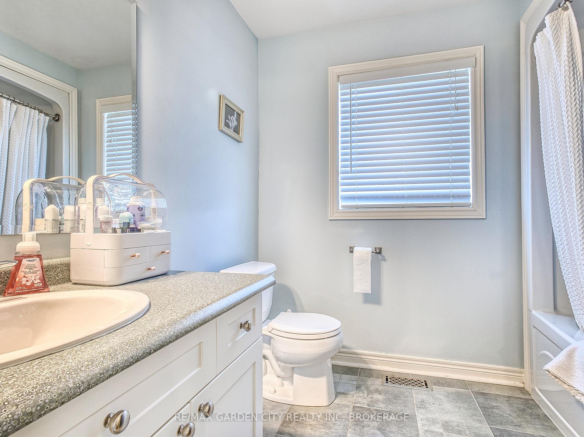 Photo 36 of 29 Agincourt Crescent, St. Catharines, Rykert/Vansickle — HOMEH