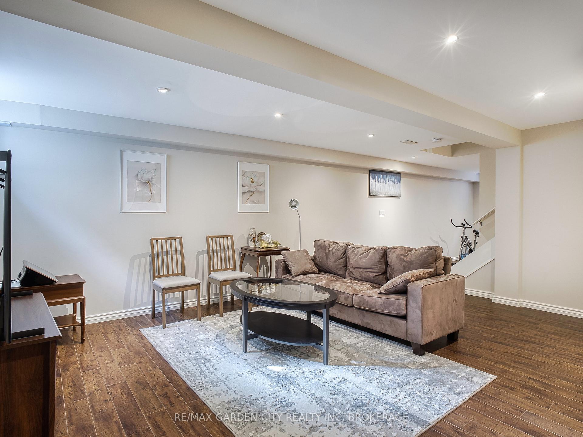 Photo 43 of 29 Agincourt Crescent, St. Catharines, Rykert/Vansickle — HOMEH