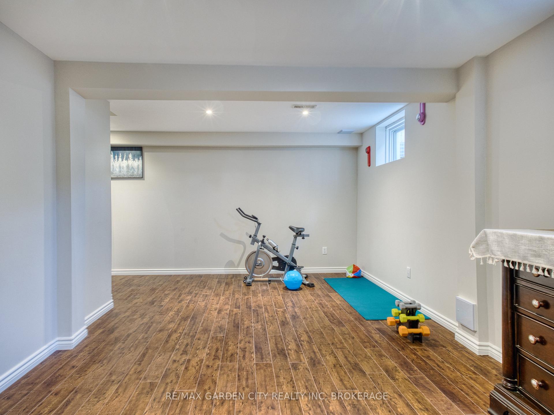 Photo 45 of 29 Agincourt Crescent, St. Catharines, Rykert/Vansickle — HOMEH