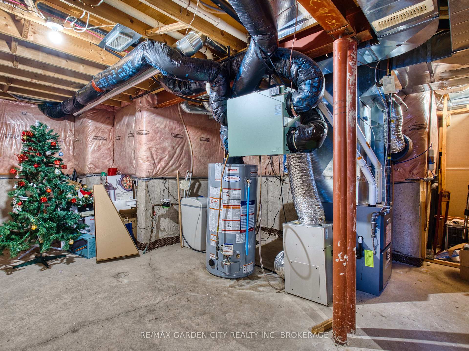 Photo 46 of 29 Agincourt Crescent, St. Catharines, Rykert/Vansickle — HOMEH