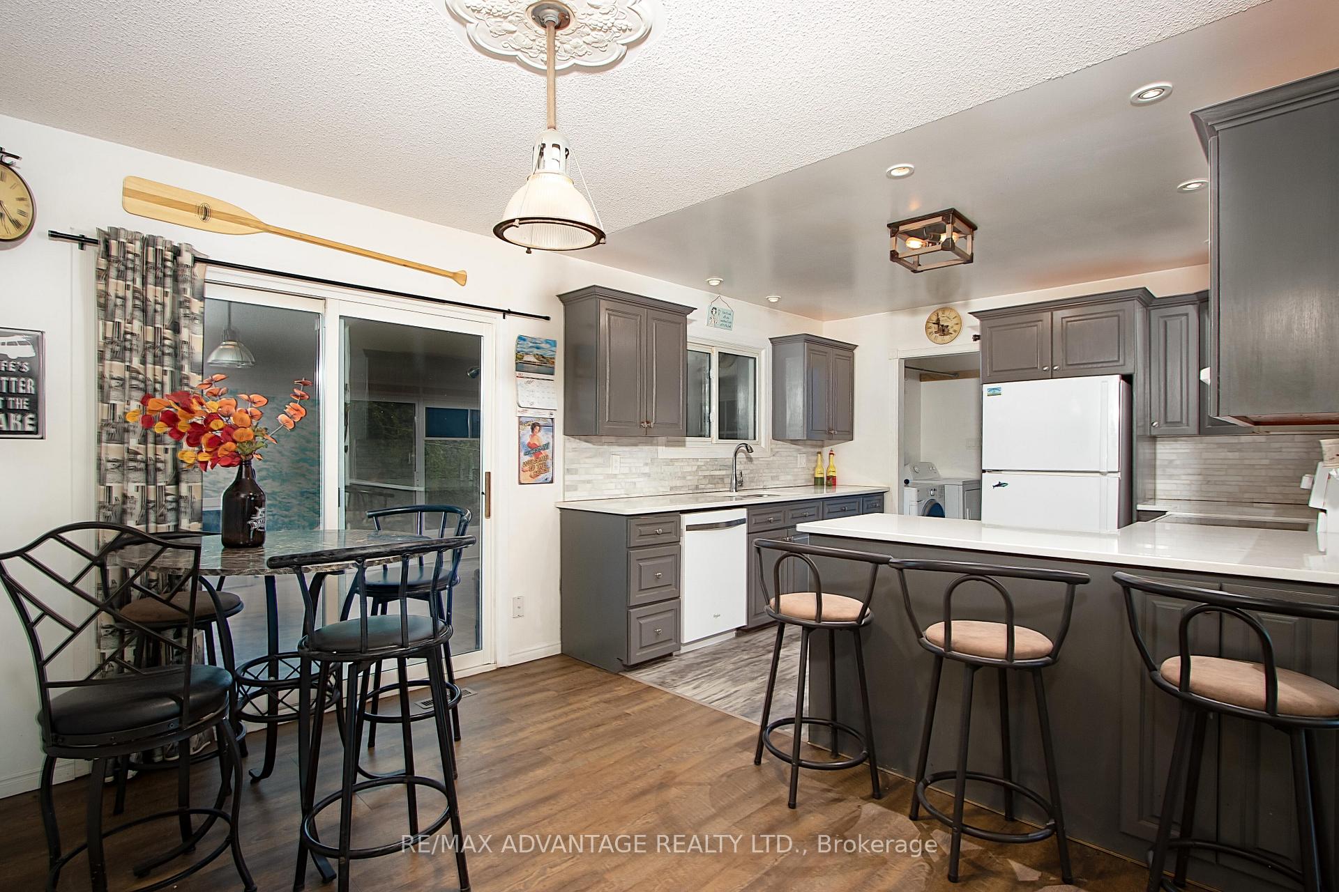 Photo 8 of 7 Stark Street, Bluewater, Bayfield — HOMEH