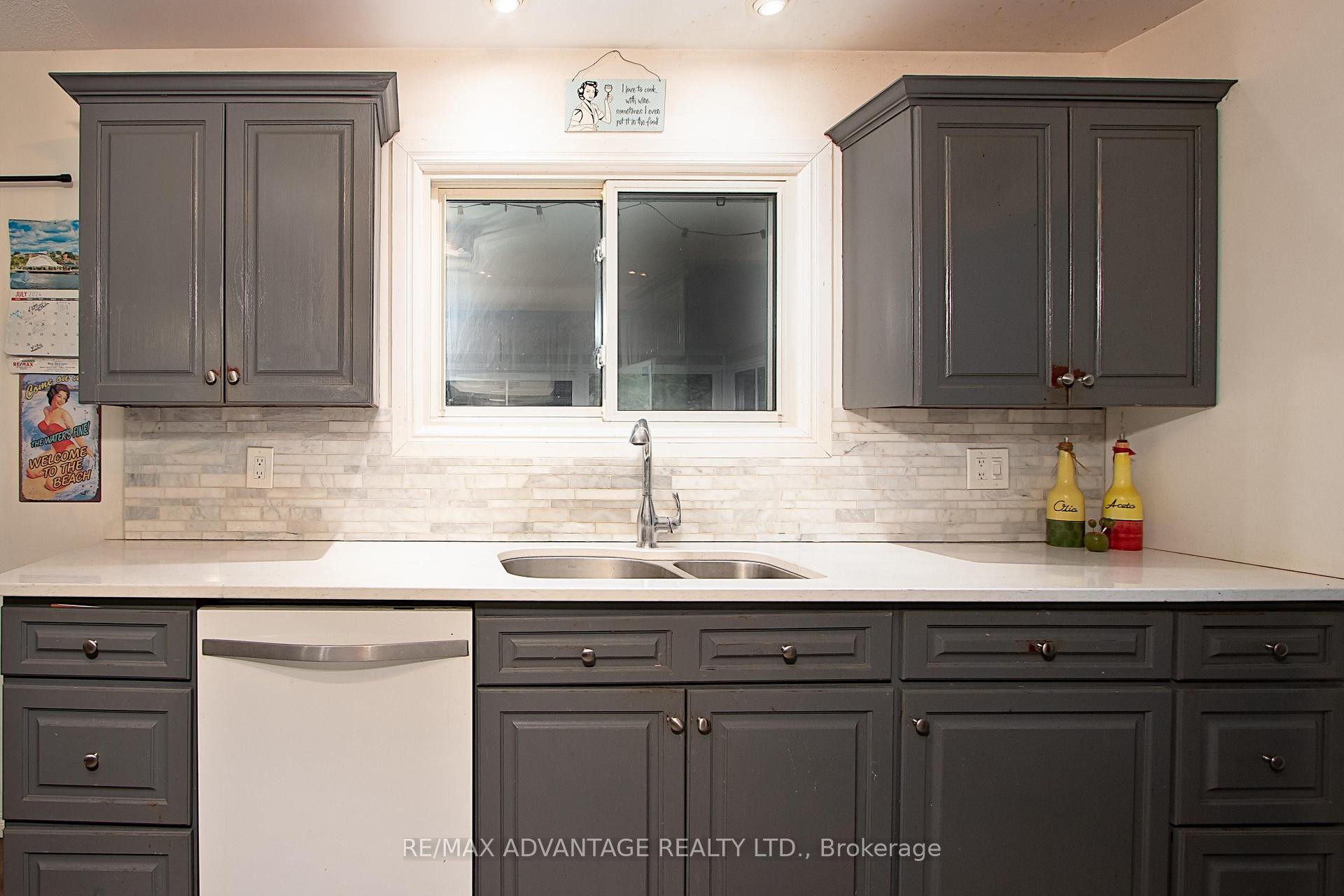 Photo 12 of 7 Stark Street, Bluewater, Bayfield — HOMEH