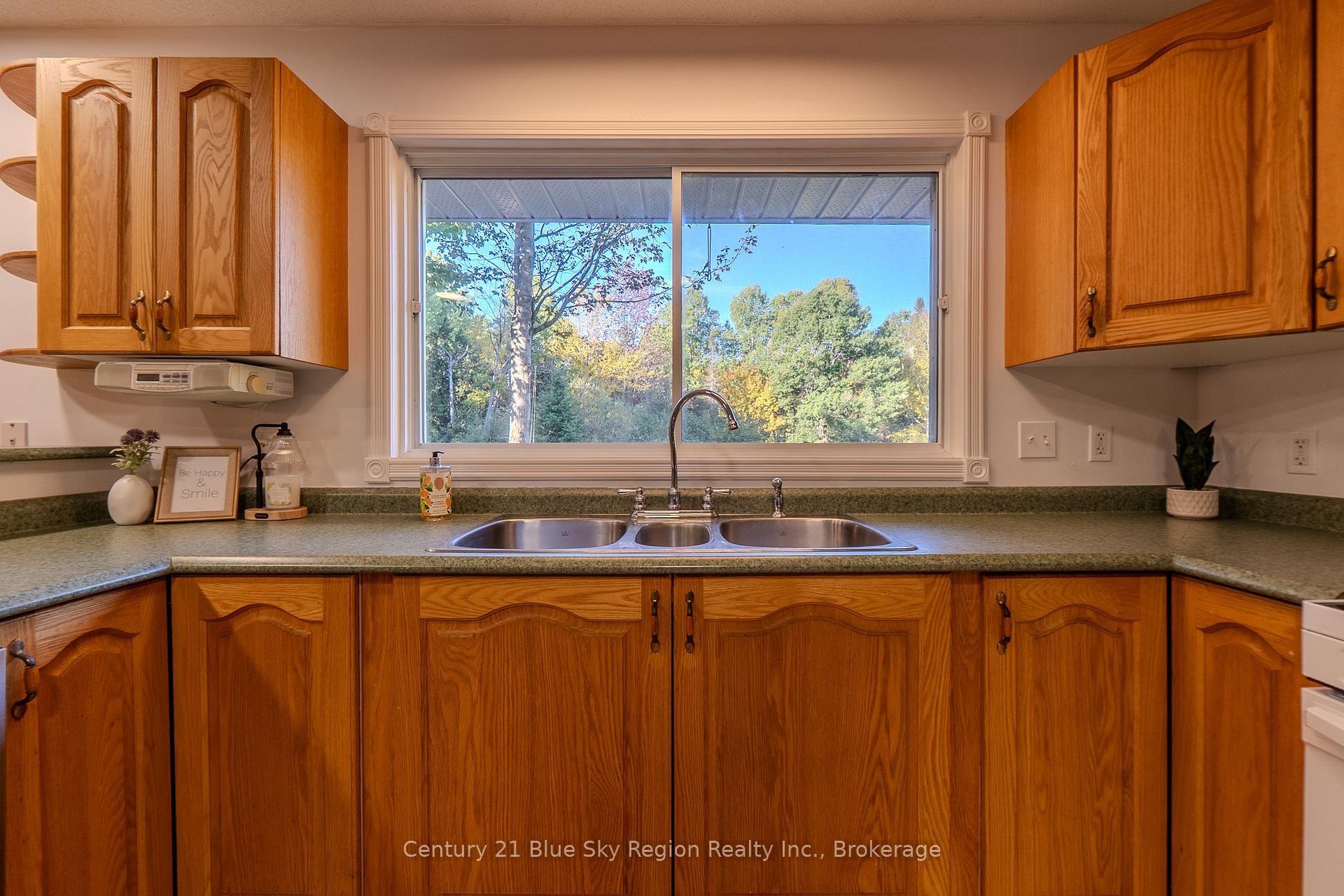 Photo 10 of 89 Sunrise Bay Drive, Callander — HOMEH