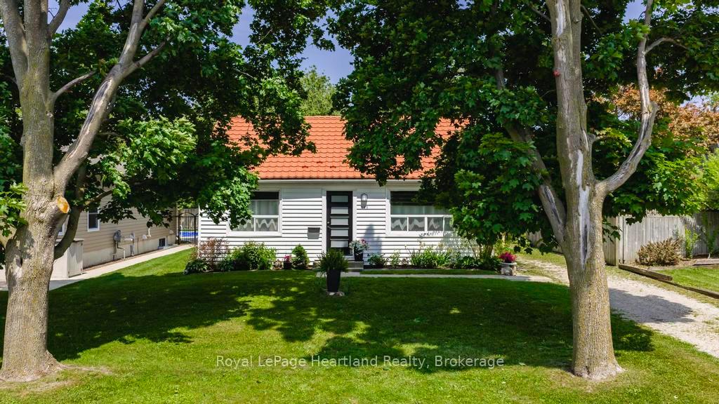 Photo 1 of 305 Mary Street, Goderich, Goderich (Town) — HOMEH