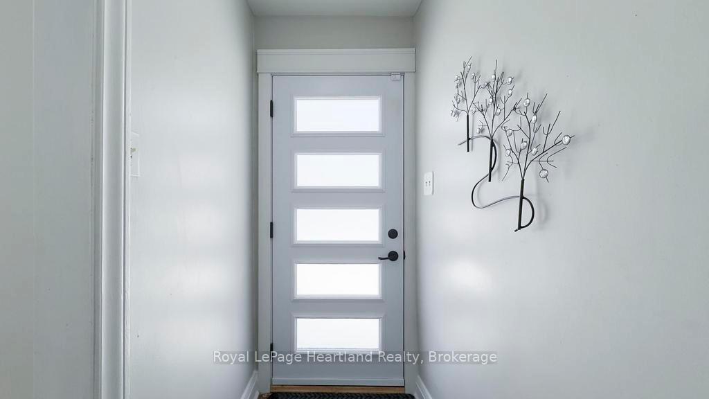 Photo 3 of 305 Mary Street, Goderich, Goderich (Town) — HOMEH