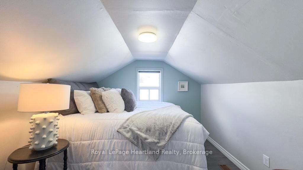 Photo 26 of 305 Mary Street, Goderich, Goderich (Town) — HOMEH