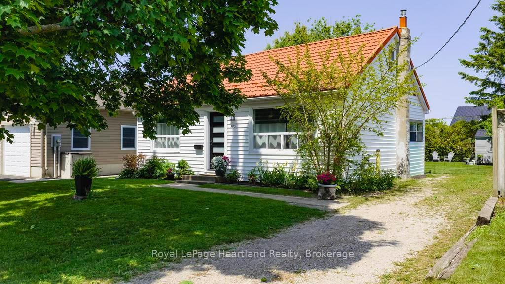 Photo 32 of 305 Mary Street, Goderich, Goderich (Town) — HOMEH