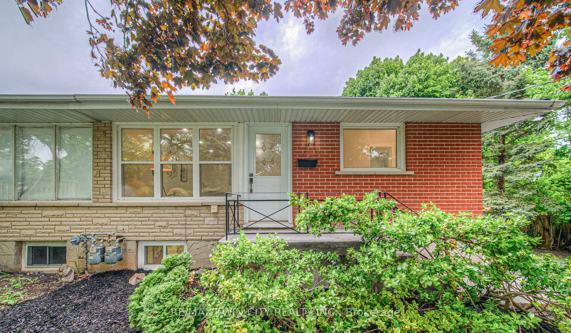 Photo 3 of 76 Ravine Drive, Cambridge — HOMEH