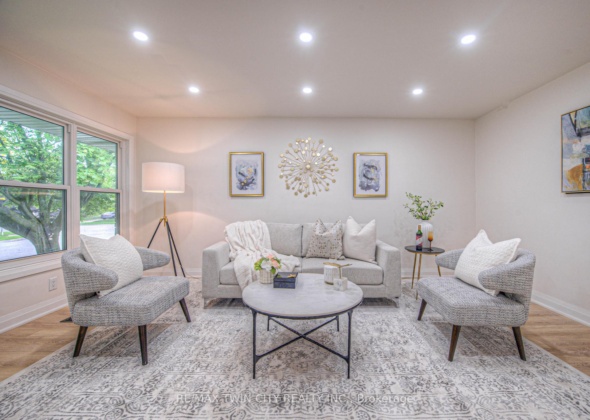 Photo 7 of 76 Ravine Drive, Cambridge — HOMEH
