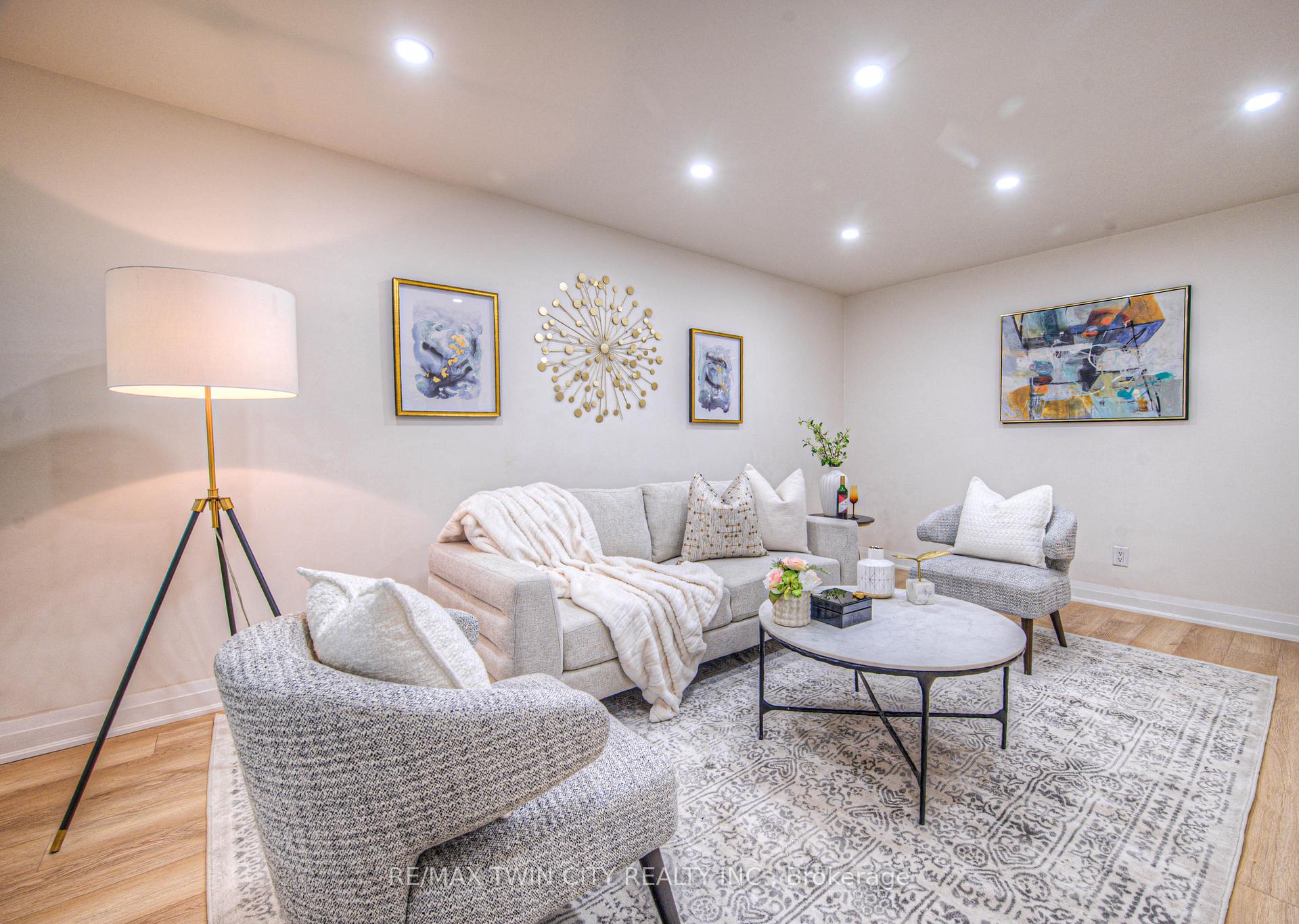 Photo 10 of 76 Ravine Drive, Cambridge — HOMEH