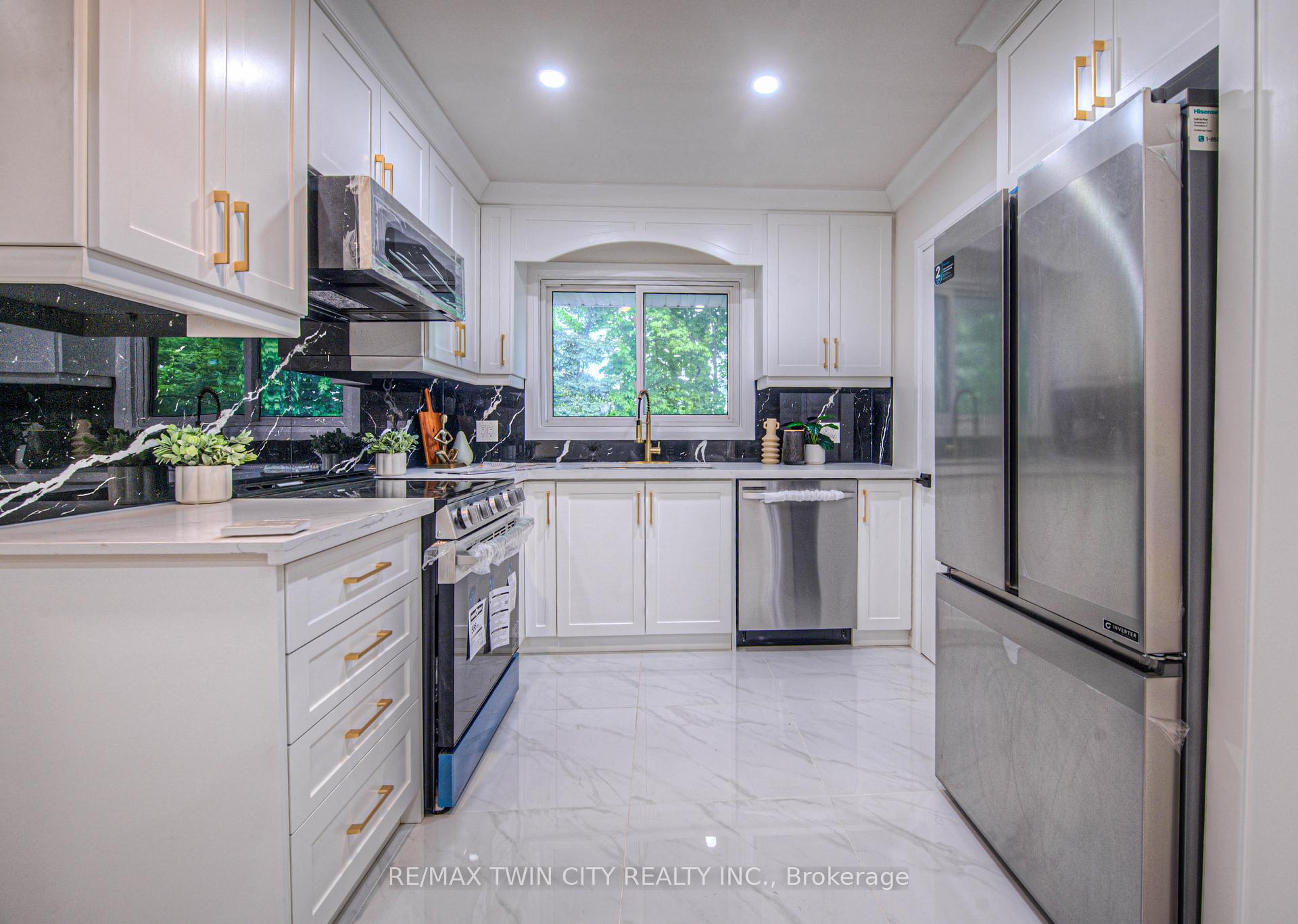 Photo 9 of 76 Ravine Drive, Cambridge — HOMEH