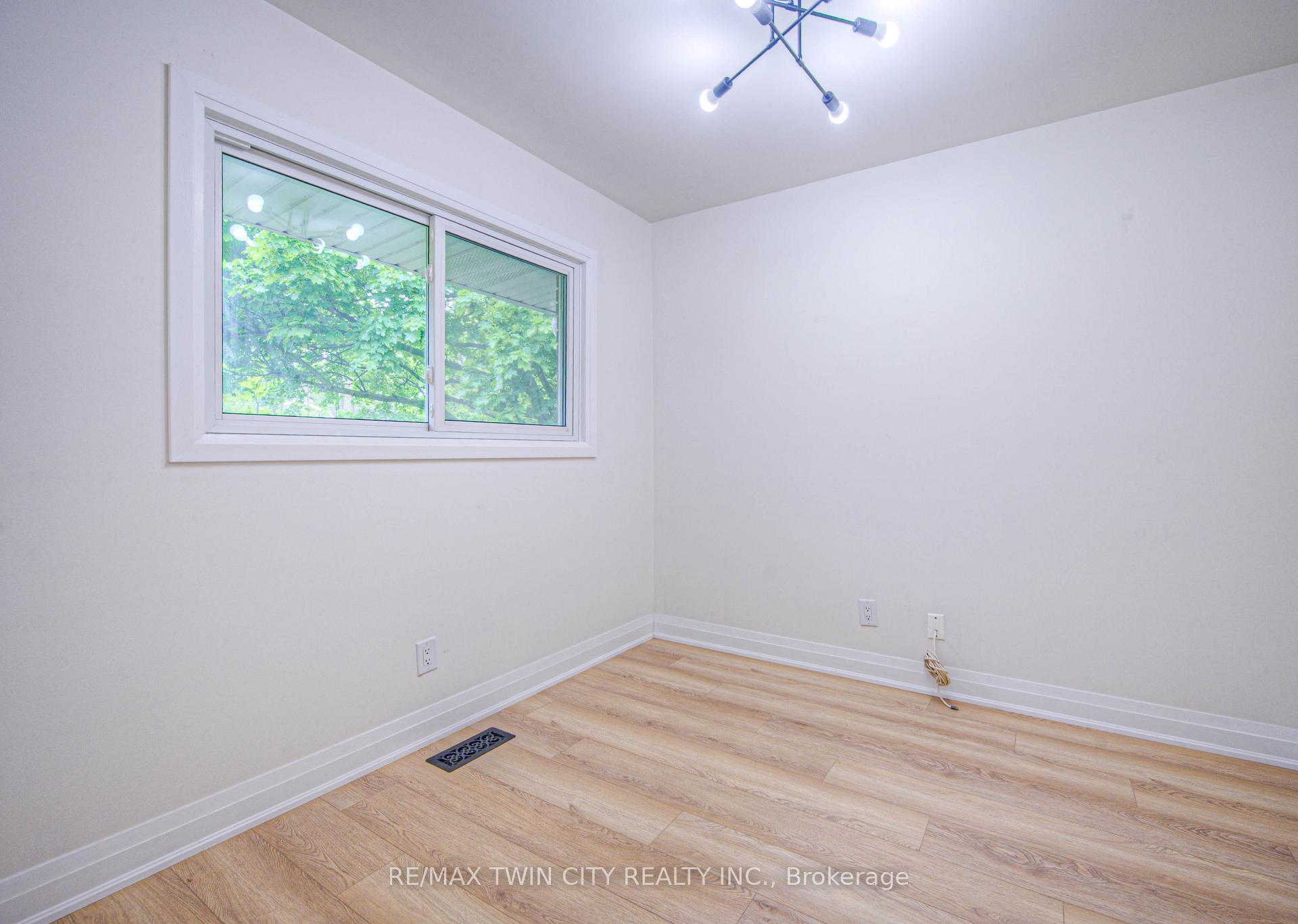 Photo 17 of 76 Ravine Drive, Cambridge — HOMEH