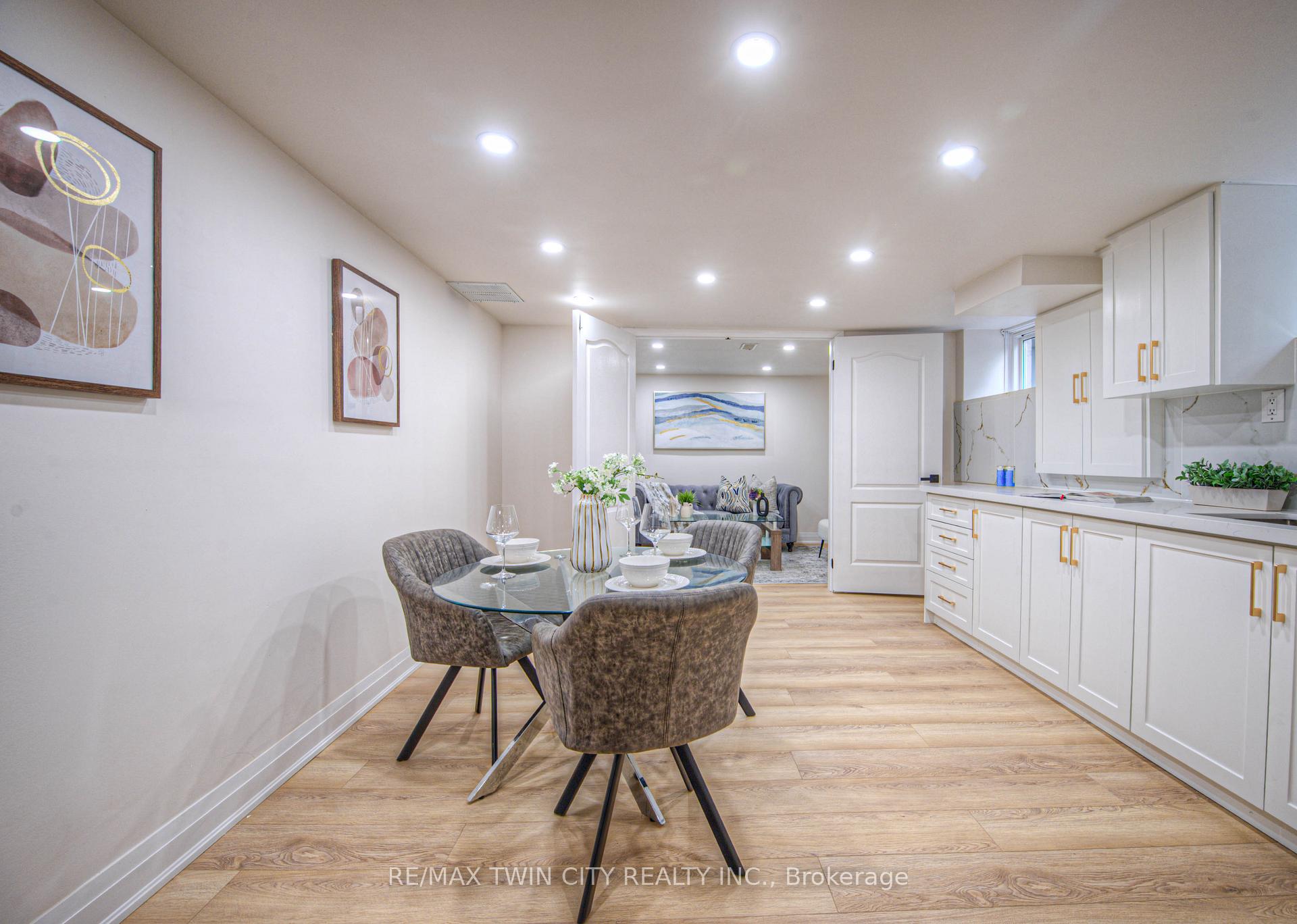 Photo 22 of 76 Ravine Drive, Cambridge — HOMEH