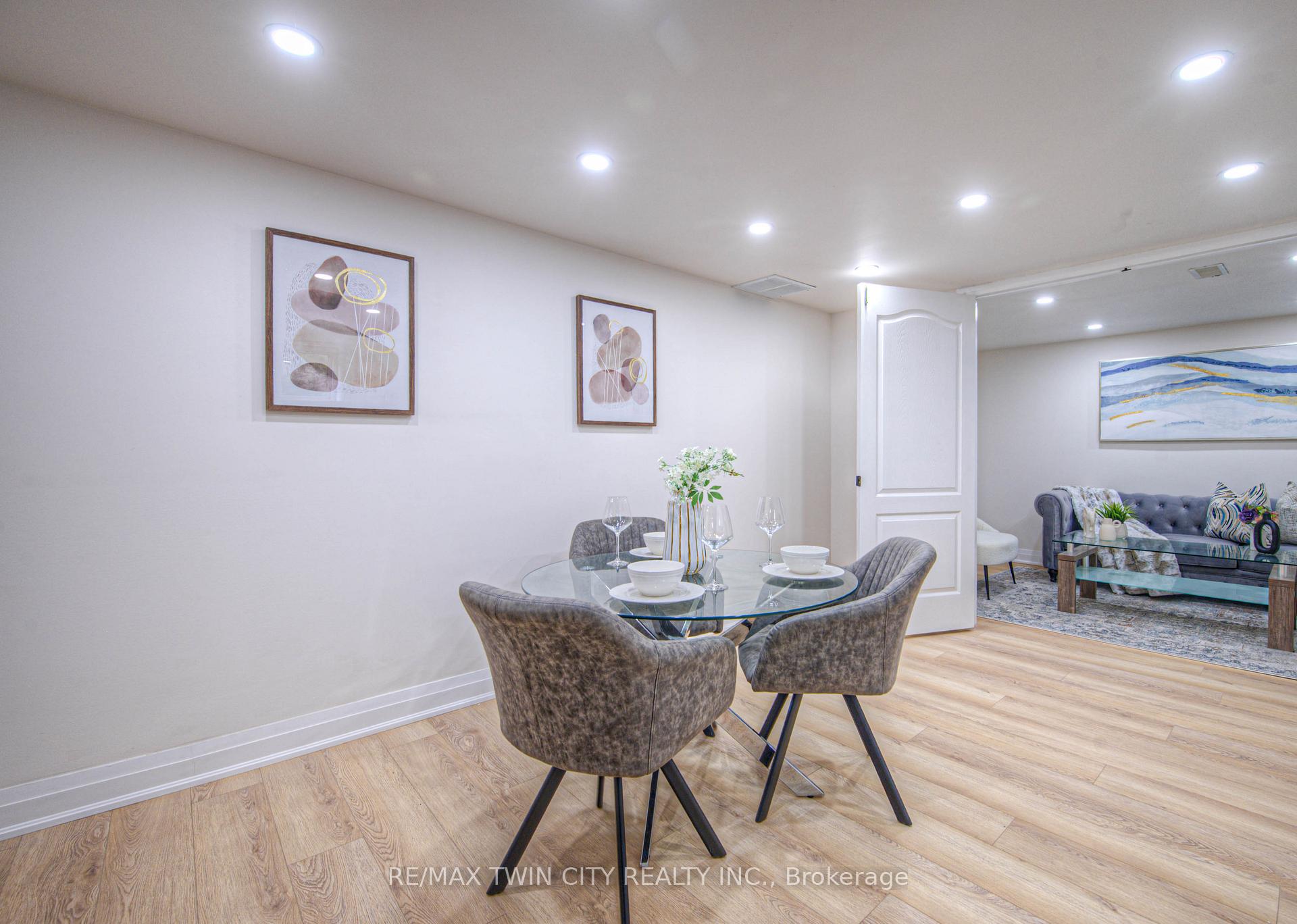 Photo 24 of 76 Ravine Drive, Cambridge — HOMEH