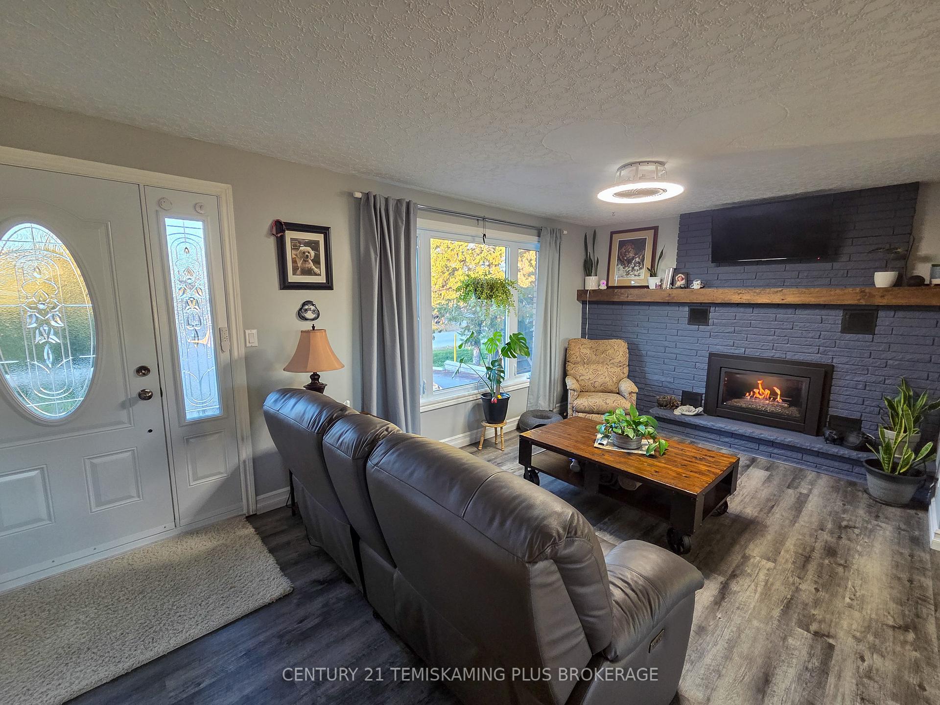 Photo 3 of 29 Eleventh Street, Armstrong, Earlton — HOMEH
