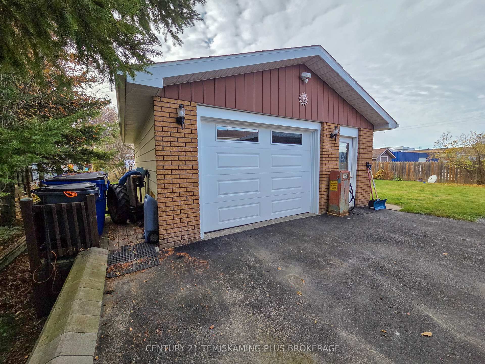 Photo 32 of 29 Eleventh Street, Armstrong, Earlton — HOMEH