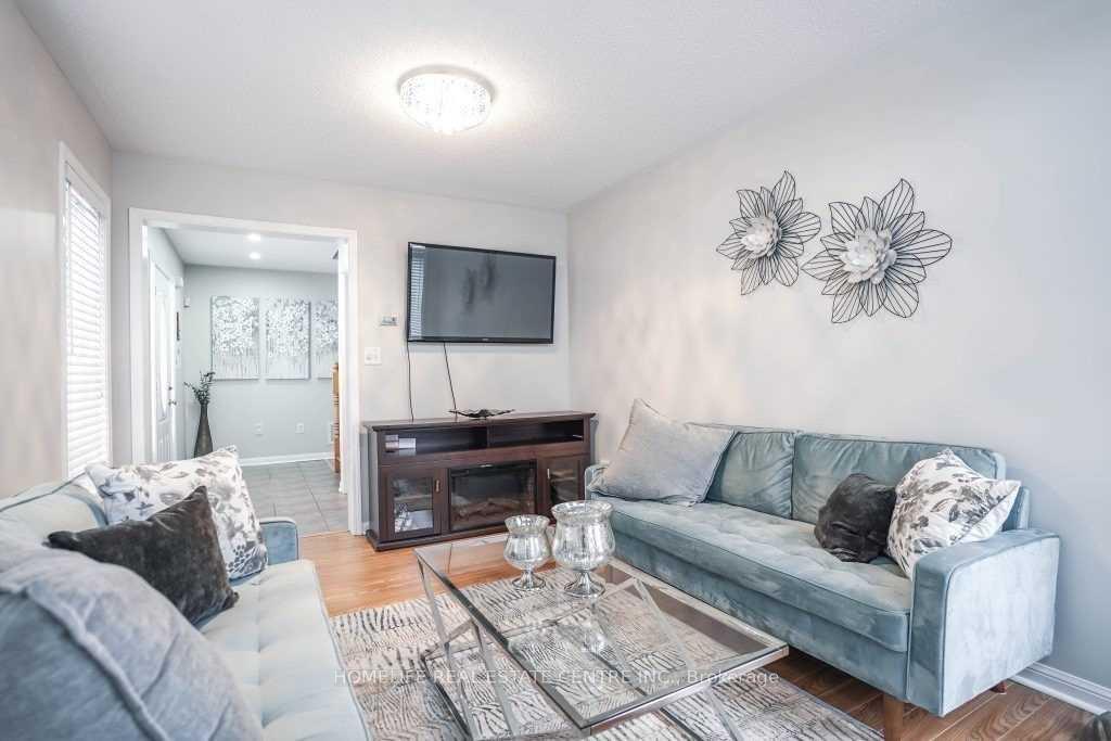 Photo 5 of 2 Chudleigh Avenue, Brampton, Credit Valley — HOMEH
