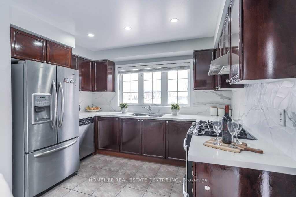 Photo 9 of 2 Chudleigh Avenue, Brampton, Credit Valley — HOMEH