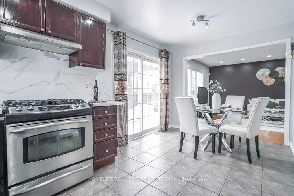 Photo 10 of 2 Chudleigh Avenue, Brampton, Credit Valley — HOMEH