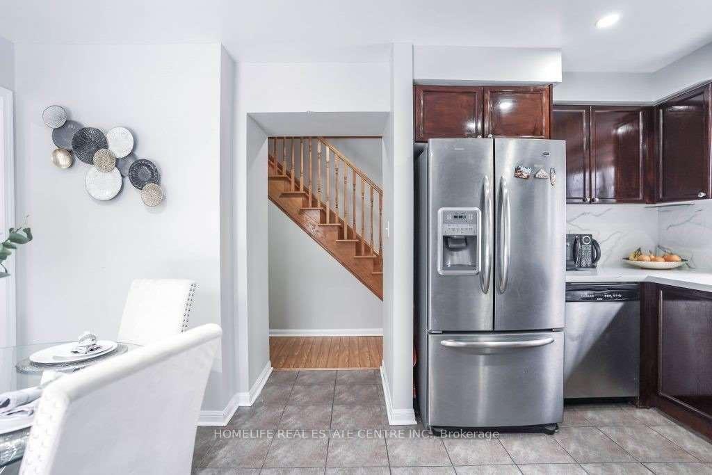 Photo 12 of 2 Chudleigh Avenue, Brampton, Credit Valley — HOMEH