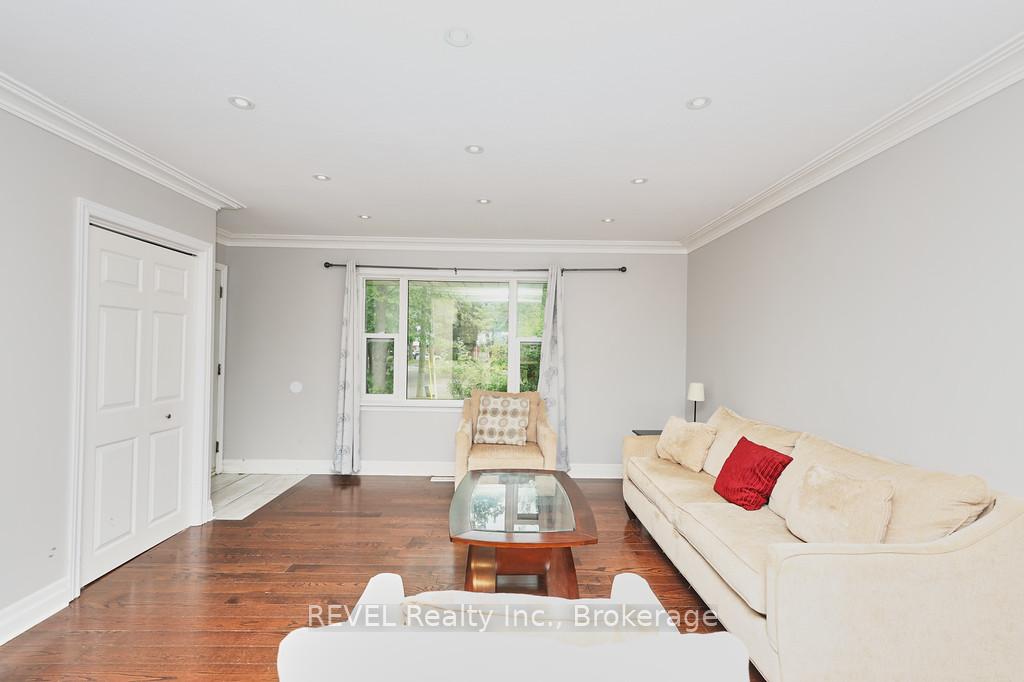 Photo 3 of 42 Chalmers Street, St. Catharines, Facer — HOMEH